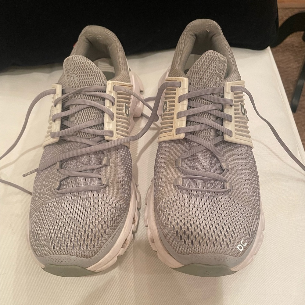On CLOUDSWIFT running shoes size 8